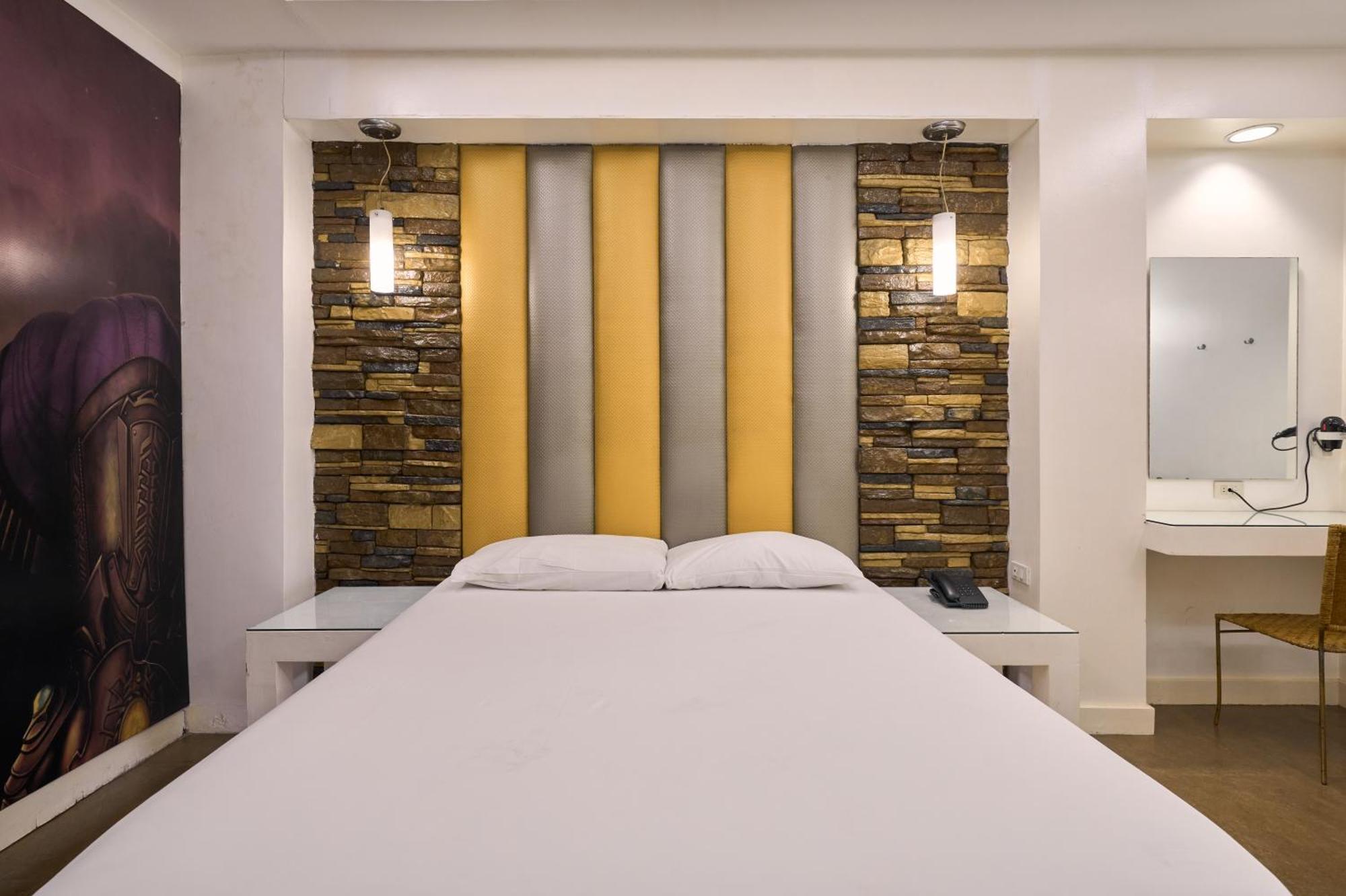 Victoria Court Malabon Hotell Valenzuela Exteriör bild